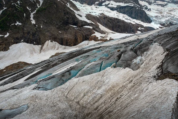 阿利贝克山冰川的冰坡 多姆巴伊 卡拉恰伊 切尔克斯共和国 俄罗斯 — 图库照片