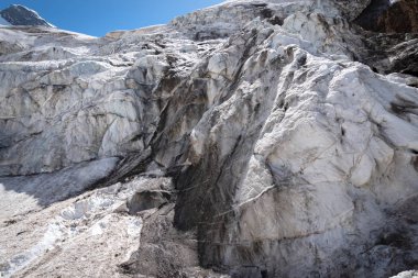 Alibek, Dombay, karachay-cherkess rep. Rusya 'da ebedi buzullarda buz ile Dağ buzulları ve büyük kar blokları