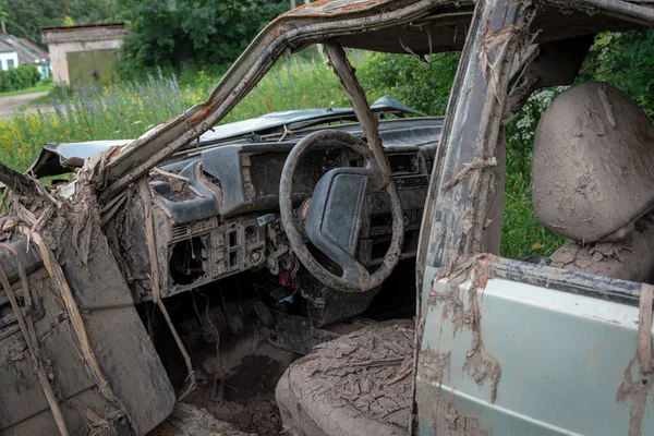 Corpo Carro Caiu Afogado Lama Fica Grama — Fotografia de Stock