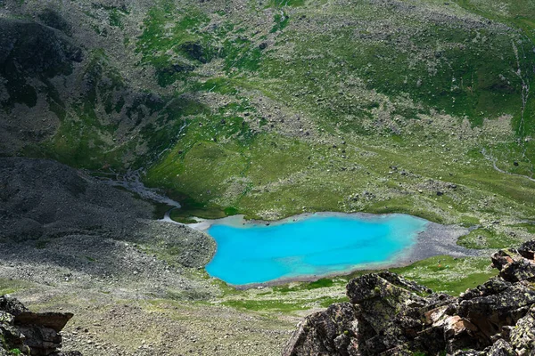 Dağ Gölü Azgek Teberdinsky Vadisinin Mukhinsky Geçidinde 3000 Metre Yükseklikte — Stok fotoğraf