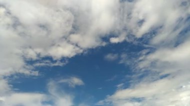 Panorama Hotin Kalesi, geniş formatlı resim, eski bina, Orta Çağ, kilise, dramatik gökyüzü, bulutlar, harika manzara, savunma yapısı, Vadisi, Lost World gibi mevcuttur