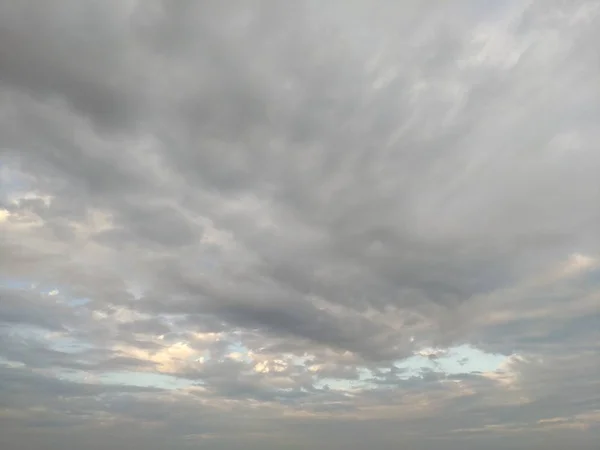 Panorama du ciel dramatique paysage grand angle, mer — Photo