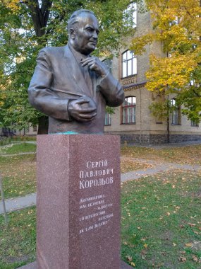 Sergei Pavloviç Korolev anıt