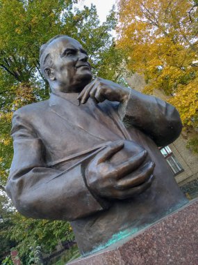 Sergei Pavloviç Korolev anıt