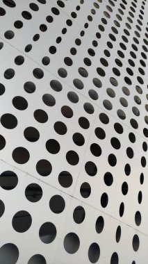 Dairesel delikli dekoratif mimari kompozisyon