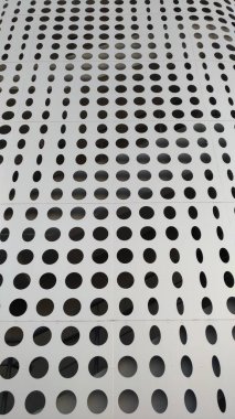 Dairesel delikli dekoratif mimari kompozisyon