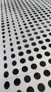 Dairesel delikli dekoratif mimari kompozisyon