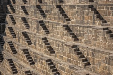 Hindistan antik stepwell detayını Chand Baori olduğunu