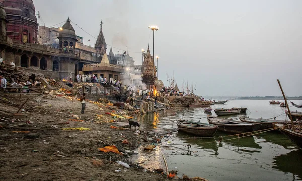 Hindu Cremation Ceremony Manikarnika Ghat Banks Holy Ganges River Varanasi — Stock fotografie