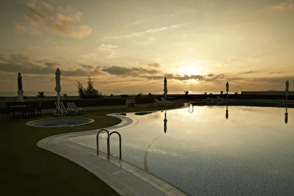 Umman Masirah ada içinde yüzme havuzu