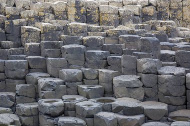 Doğa altıgen taşlar plajda Giants Causeway, Kuzey İrlanda landmark denilen