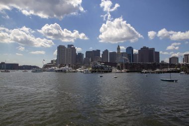Piers Parkı'ndan Massachusetts görülen Boston manzarası