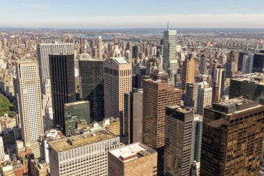 New york city gökdelen gün görünümünde midtown manhattan hava panorama