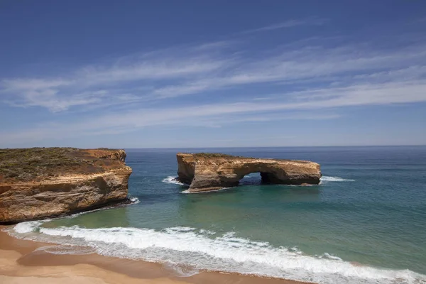 The London Bridge rock formation, Great Ocean Road, Victoria, Austrália — Fotografia de Stock