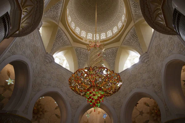 Sheikh Zayed Grand Mosque, Abu Dhabi close up interior, Abu Dhabi, UAE — Stock Photo, Image