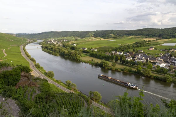 Aerial view of BernKastel-Kues at the river Moselle in Germany — Stock Photo, Image