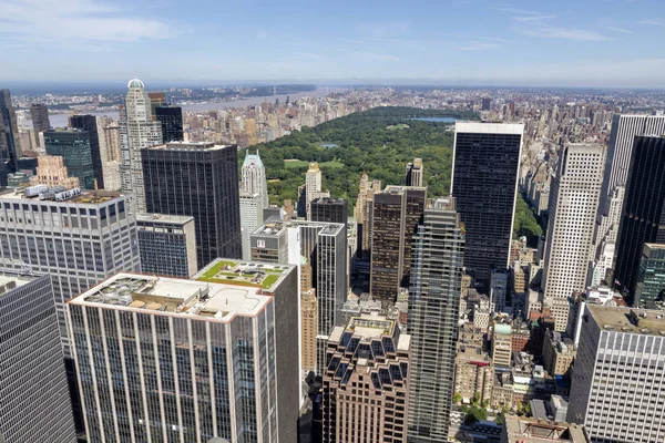 Central Park aerial view, Manhattan, New York. Park is surrounded by skyscraper — Stock Photo, Image