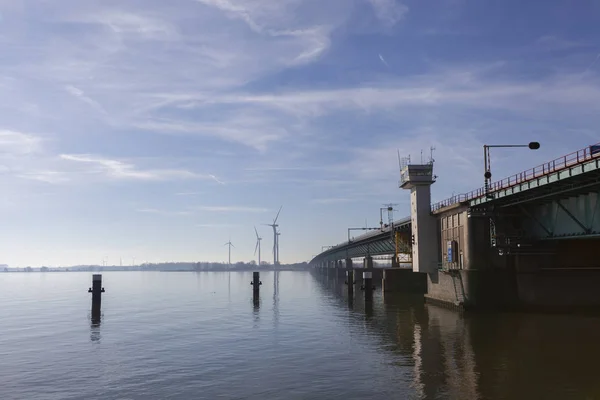 Haringvliet ponte nas terras baixas. Parte do Delta W holandês — Fotografia de Stock