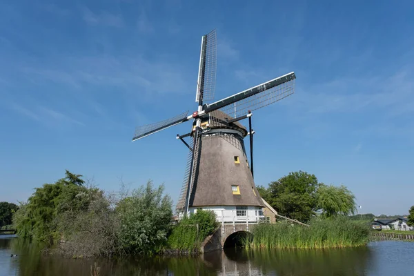 Traditionele Hollandse Windmolen Vlakbij Het Kanaal Nederland Unesco Site — Stockfoto