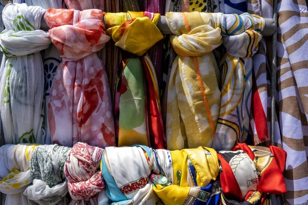 Красочные Шарфы Рынке Нидерландах Цвета Текстиля — стоковое фото