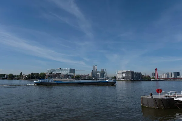 Pejzaż Miasta Rotterdam Hef Lewej Most Erasmus Prawej Stronie — Zdjęcie stockowe