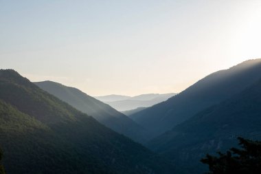 Gün batımında güzel dağ manzarası, Dolomitler, İtalya.