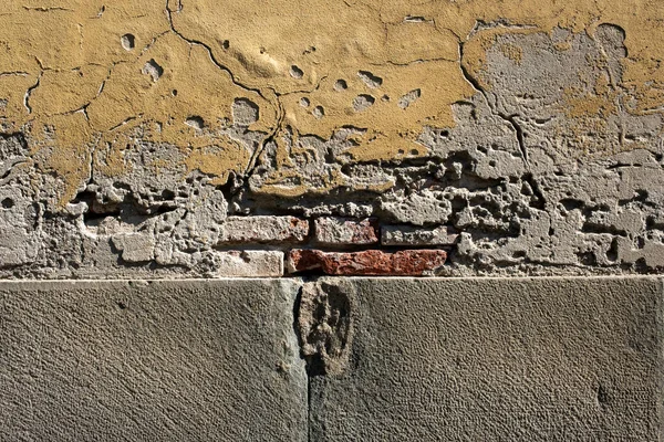 古代のレンガ造りの石の壁のテクスチャ みすぼらしい岩の破壊された不均一なパターンと屋外の外郭城のファサード 固体壁砂岩構造の背景 3Dテクスチャに便利なグラウンジ表面 — ストック写真