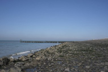 Delta Works (Felemenkçe: Deltawerken), Hollanda 'da Ren-Meuse-Schelde deltasının etrafındaki geniş bir alanı denizden koruyan bir dizi inşaat projesidir. Zeeland.