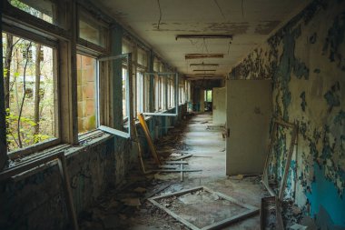 Chornobyl dışlama bölgesi. Radyoaktif bölge Pripyat filialı üzrə - terk edilmiş hayalet kasaba. Chernobyl felaket öyküsü. Kayıp yer Ukrayna'da Sssr