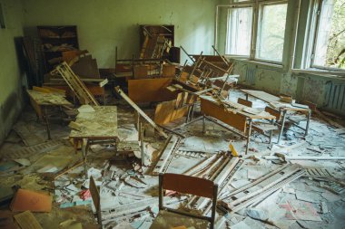 Chornobyl dışlama bölgesi. Radyoaktif bölge Pripyat filialı üzrə - terk edilmiş hayalet kasaba. Chernobyl felaket öyküsü. Kayıp yer Ukrayna'da Sssr