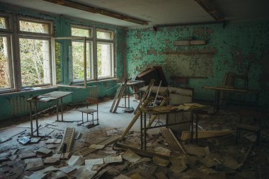 Chornobyl dışlama bölgesi. Radyoaktif bölge Pripyat filialı üzrə - terk edilmiş hayalet kasaba. Chernobyl felaket öyküsü. Kayıp yer Ukrayna'da Sssr