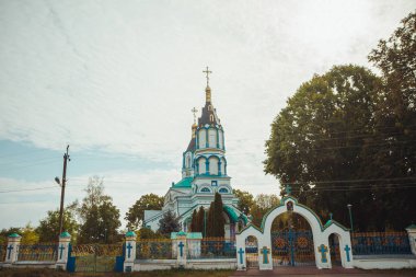 Chornobyl dışlama bölgesi kilisede. Radyoaktif bölge Pripyat filialı üzrə - terk edilmiş hayalet kasaba. Chernobyl felaket öyküsü. Kayıp yer Ukrayna'da, SSCB