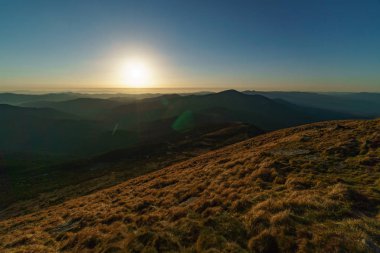 Dağlar gün batımı - Mount Petros manzara - Ukrayna Karpatlar Chornohora