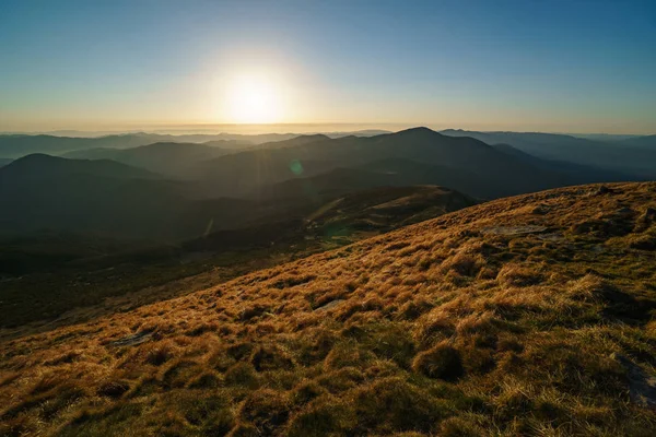 Dağlar gün batımı - Mount Petros manzara - Ukrayna Karpatlar Chornohora