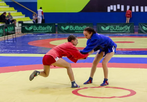 Rusia Vladivostok 2018 Competición Lucha Libre Entre Las Niñas Nacidas — Foto de Stock