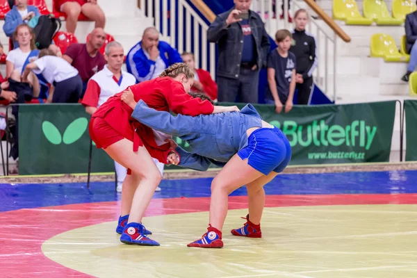 Rusia Vladivostok 2018 Competición Lucha Libre Entre Las Niñas Nacidas — Foto de Stock