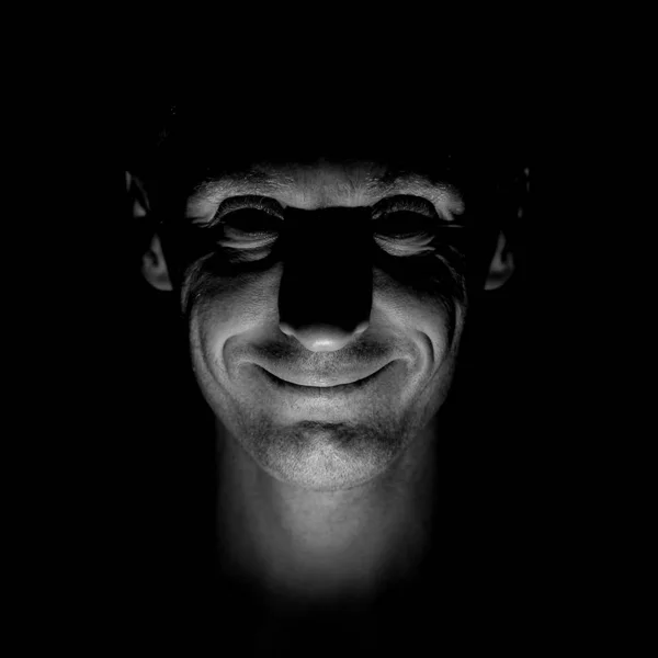 Стильний Портрет Дорослого Кавказького Чоловіка Доброю Посмішкою Чорно Білий Постріл — стокове фото