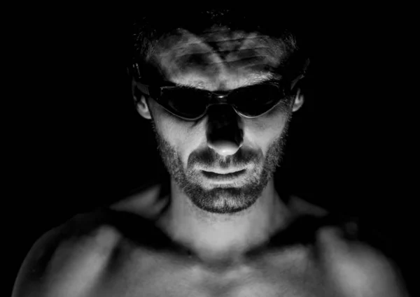 Potret Pria Kaukasia Dewasa Yang Belum Dicukur Dengan Kacamata Renang — Stok Foto