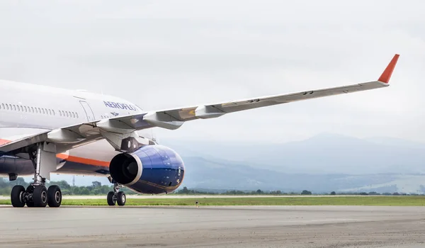 Rosja Władywostok 2019 Samolot Pasażerski Airbus A330 Aeroflot Airlines Wylądowaniu — Zdjęcie stockowe