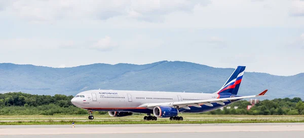 Rosja Władywostok 2020 Samolot Pasażerski Airbus A330 Aeroflot Airlines Pasie — Zdjęcie stockowe