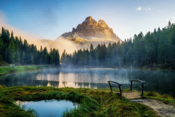 Majestic Landscape Antorno Lake Famous Dolomites Mountain Peak Tre Cime — Stock Photo, Image