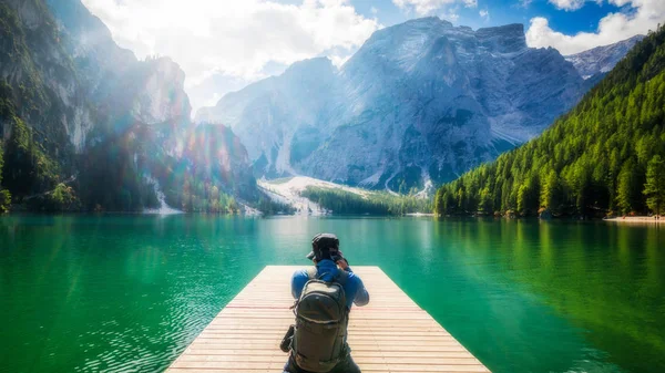 Utazás Természetjáró Figyelembe Fotó Braies Lago Braies Hegyek Dolomitok Olaszország — Stock Fotó