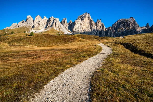 Estrada Terra Trilha Caminhadas Montanha Dolomites Itália Frente Cordilheiras Pizes — Fotografia de Stock