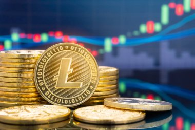 Litecoin (Ltc) ve cryptocurrency yatırım kavramı - fiziksel metal litecoin genel ticaret Döviz piyasa fiyatı grafik içinde belgili tanımlık geçmiş ile madeni paralar.