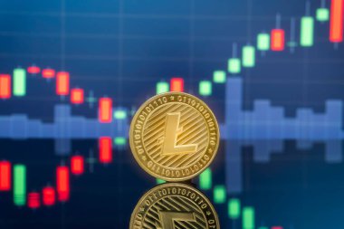 Litecoin (Ltc) ve cryptocurrency yatırım kavramı - fiziksel metal litecoin genel ticaret Döviz piyasa fiyatı grafik içinde belgili tanımlık geçmiş ile madeni paralar.