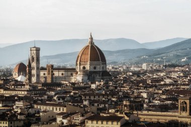 Floransa Katedrali (Cattedrale di Santa Maria del Fiore) Floransa, İtalya'nın tarihi merkezinde şehrin panoramik manzarasına sahip. Turistik cazibe Toskana, İtalya Floransa Katedrali vardır.