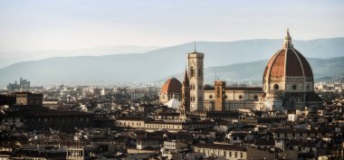 Floransa Katedrali (Cattedrale di Santa Maria del Fiore) Floransa, İtalya'nın tarihi merkezinde şehrin panoramik manzarasına sahip. Turistik cazibe Toskana, İtalya Floransa Katedrali vardır.