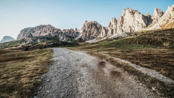 Schotterpiste Und Wanderweg Den Dolomiten Italien Vor Den Pizes Cir — Stockfoto