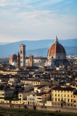 Floransa Katedrali (Cattedrale di Santa Maria del Fiore) Floransa, İtalya'nın tarihi merkezinde şehrin panoramik manzarasına sahip. Turistik cazibe Toskana, İtalya Floransa Katedrali vardır.