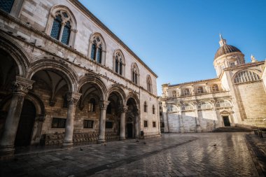 Dubrovnik Katedrali ve eski şehir Dubrovnik, Hırvatistan - önde gelen müzelerinde Dubrovnik Hırvatistan'ın hedef, seyahat. Dubrovnik eski şehir Unesco Dünya Mirasları 1979 yılında geçiyordu.